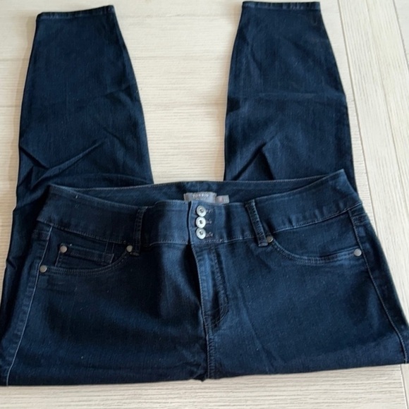 Torrid Feel the Fit Super Stretch Jean Jegging Size 20S - Picture 1 of 7